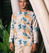 The Embun Collection Men Kurta in Blue & Olive Banjaran Print - Umbi