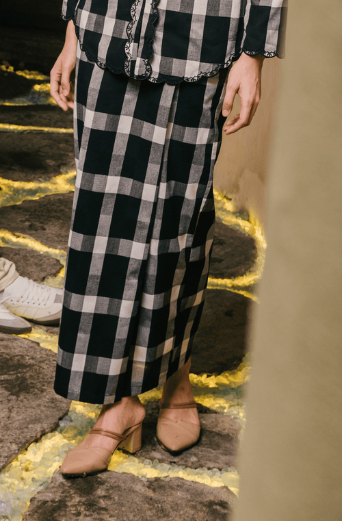 The Embun Collection Women Classic Skirt in Checked Black