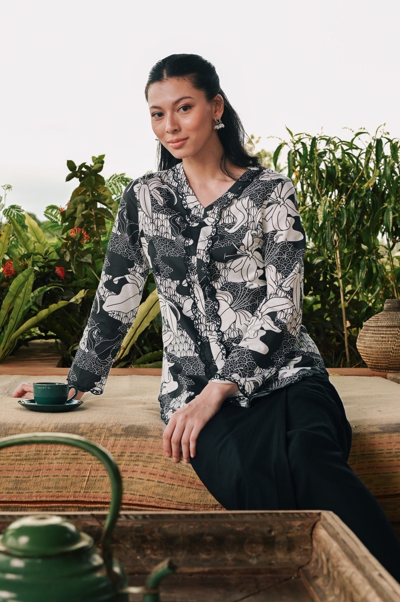 The Embun Collection Women Embroidered Kebaya Top in Black & White Banjaran Print - Umbi