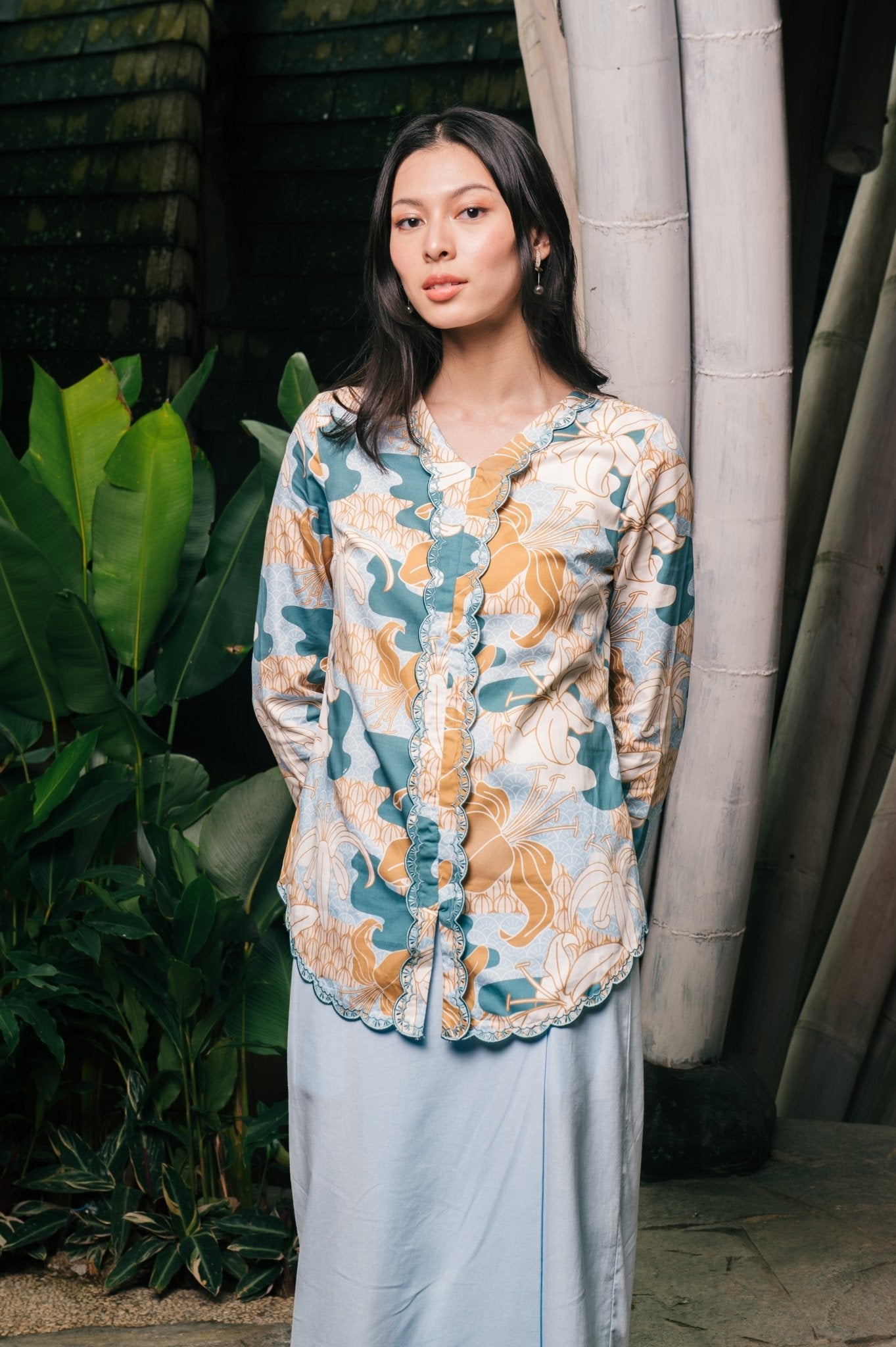 The Embun Collection Women Embroidered Kebaya Top in Blue & Olive Banjaran Print - Umbi