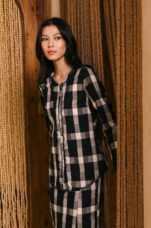 The Embun Collection Women Embroidered Kebaya Top in Checked Black