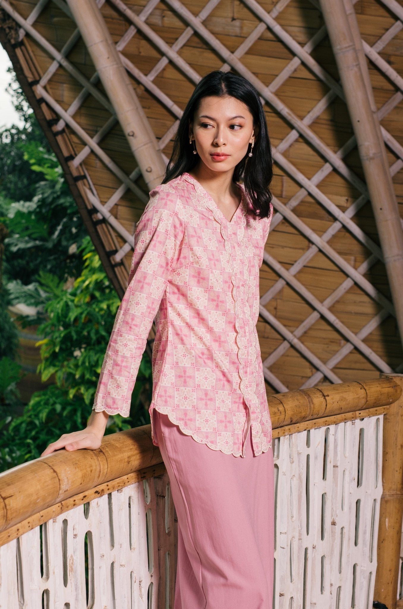 The Embun Collection Women Embroidered Kebaya Top in Mawar Print - Umbi