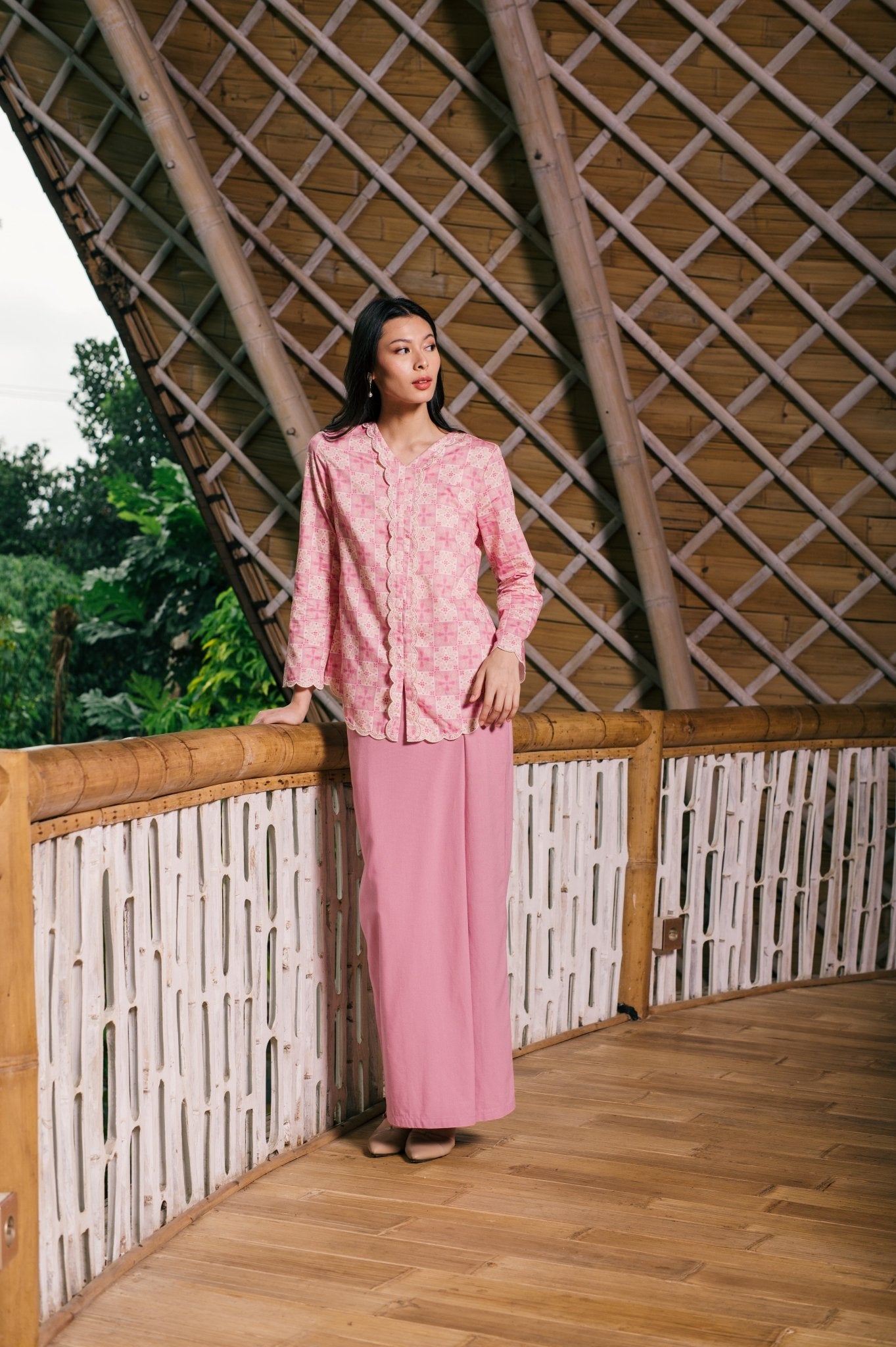 The Embun Collection Women Embroidered Kebaya Top in Mawar Print - Umbi