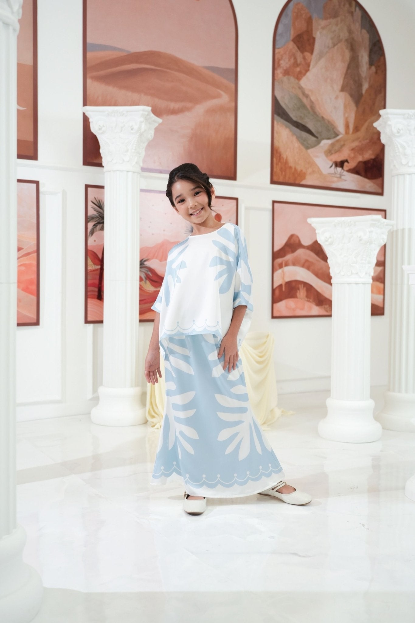 The Galleria Collection Girl Saloma Set In Baby Blue Ivy Print - Umbi