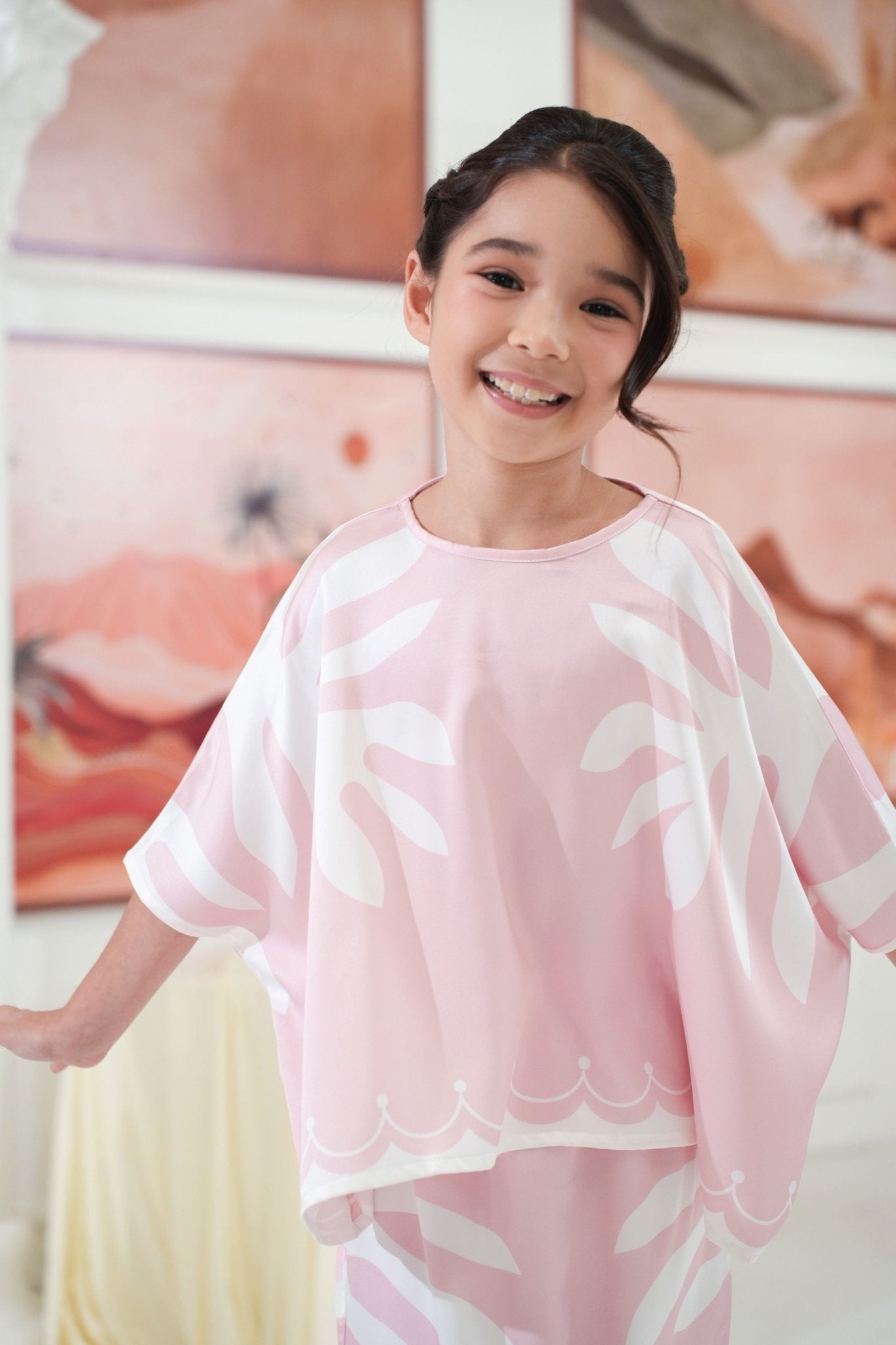 The Galleria Collection Girl Saloma Set In Soft Pink Ivy Print - Umbi