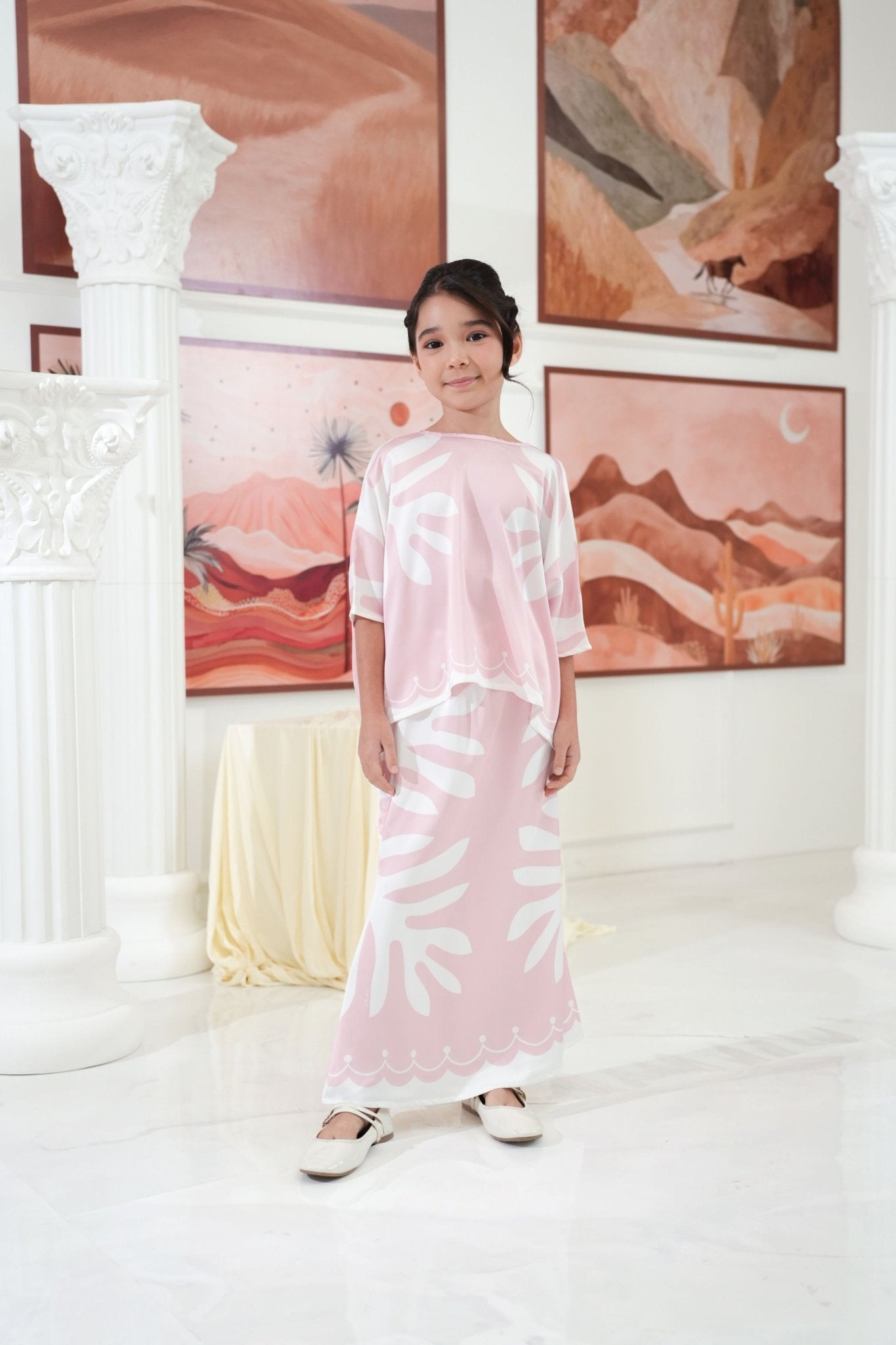 The Galleria Collection Girl Saloma Set In Soft Pink Ivy Print - Umbi