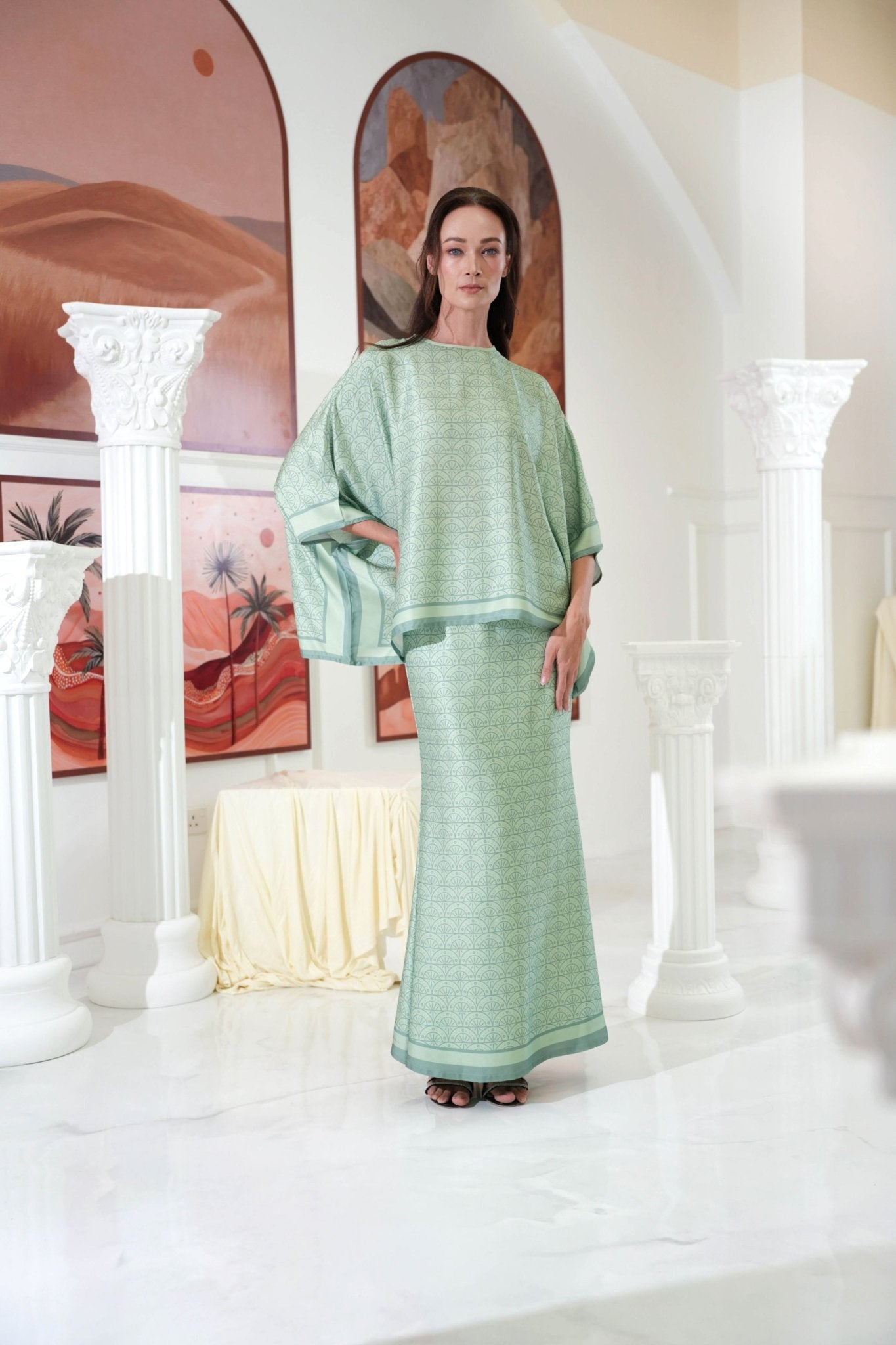 The Galleria Collection Pt.1 Women Saloma Set In Mint Green Crystal Print - Umbi