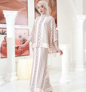 The Galleria Collection Women Saloma Set In Beige Maze Print - Umbi