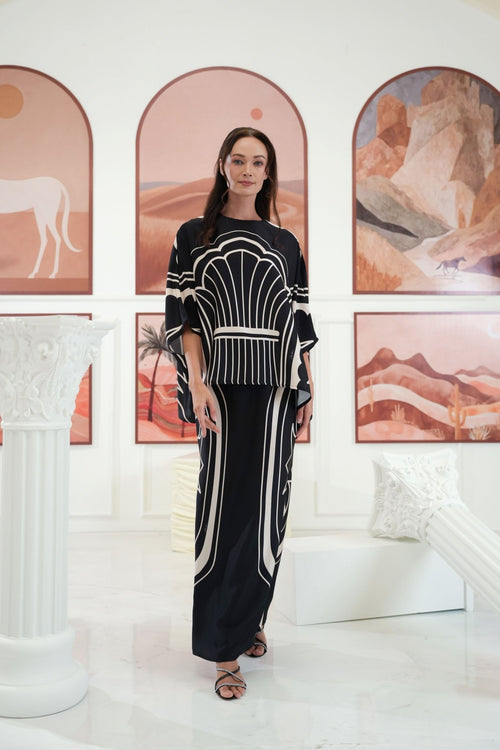 The Galleria Collection Women Saloma Set In Black Athens Print