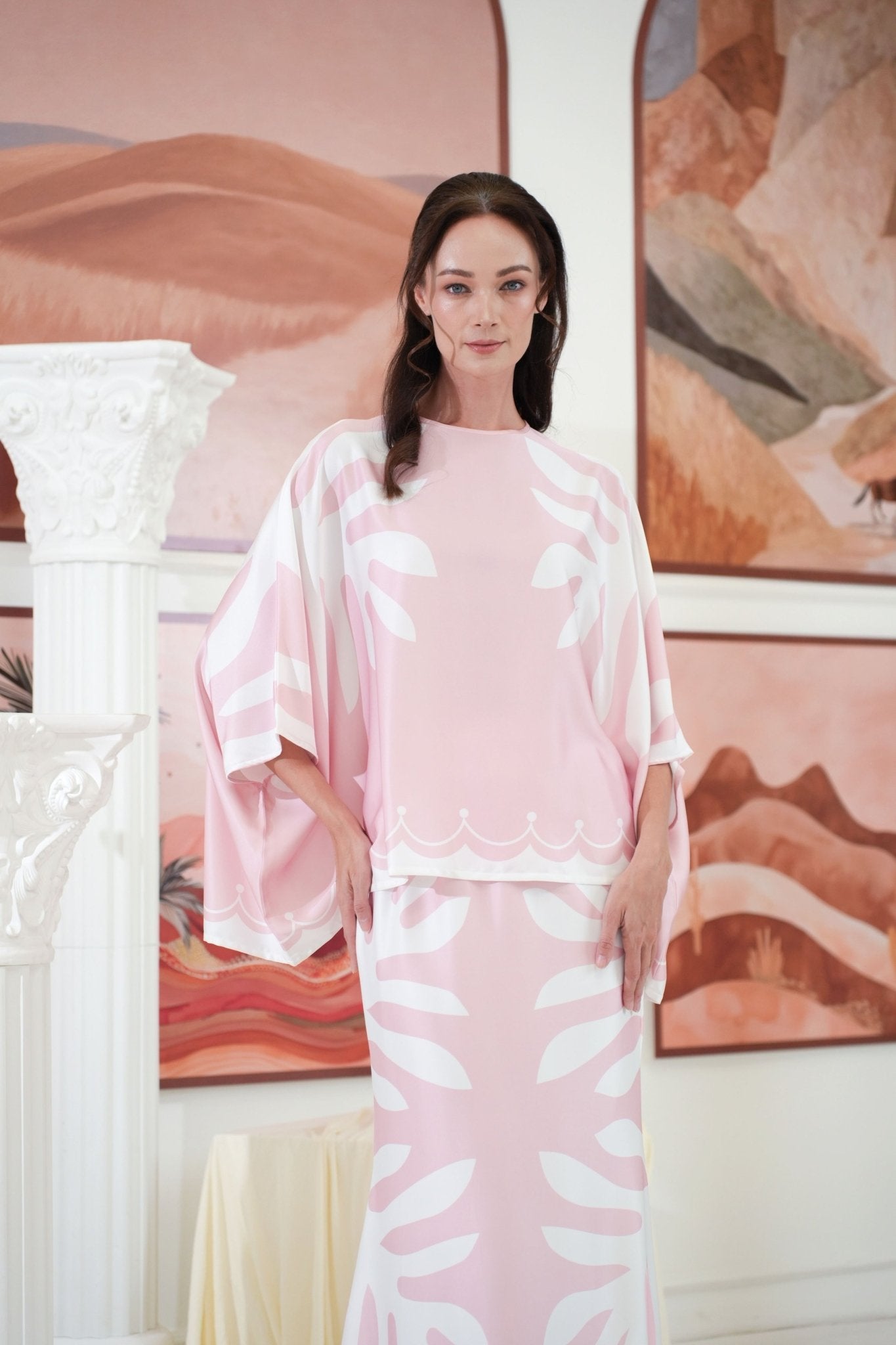 The Galleria Collection Women Saloma Set In Soft Pink Ivy Print - Umbi