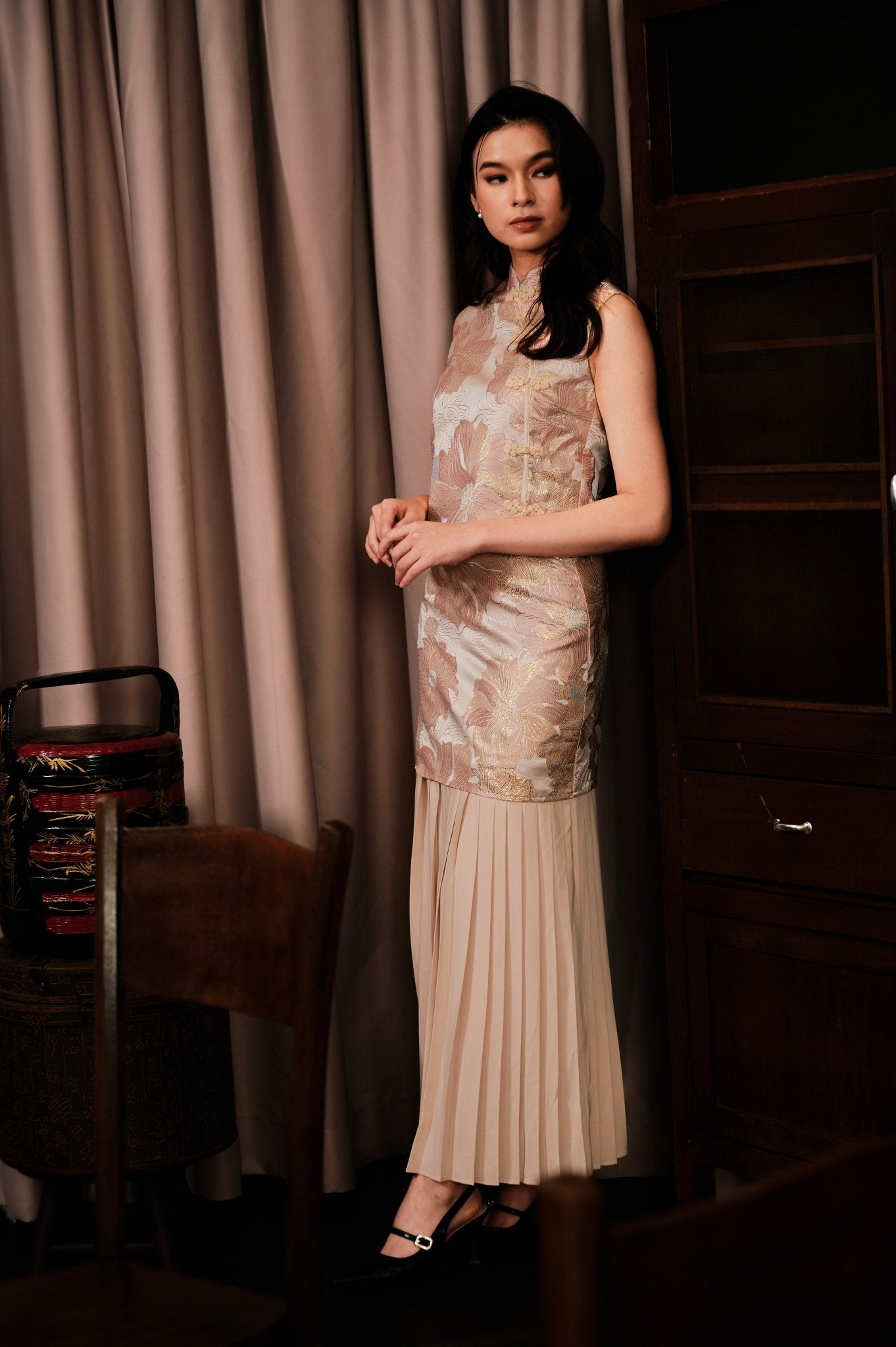 The Huā Collection Women Detachable Pleated Skirt in 蕊 Blossom Jacquard Gold - Umbi