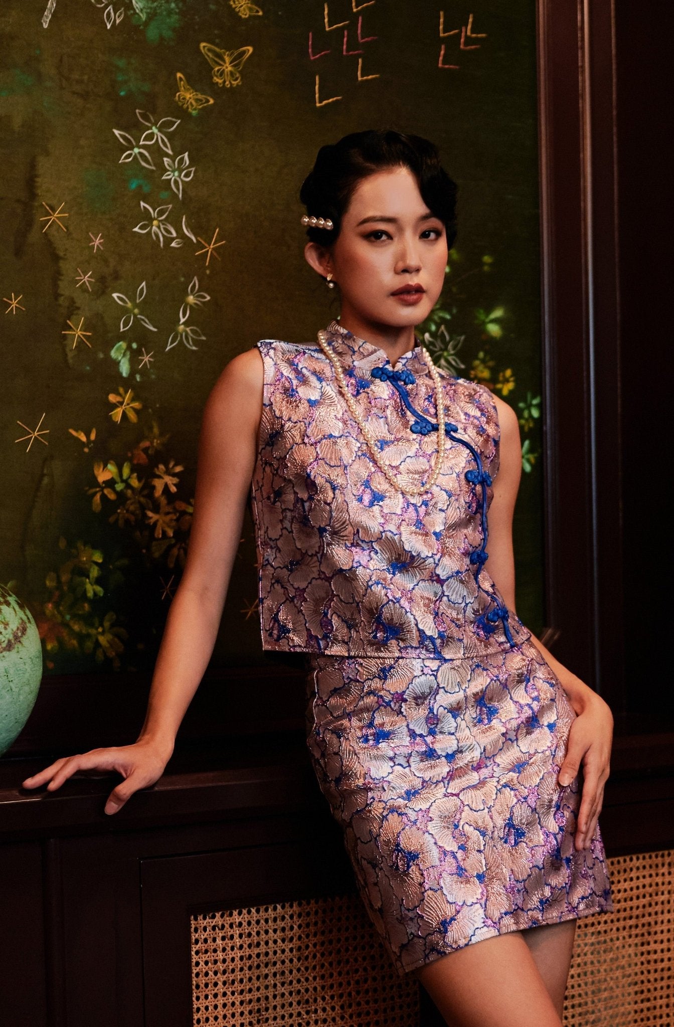 The Huā Collection Women Sleeveless Oriental Blouse in 蕊 Blossom Jacquard Violet - Umbi