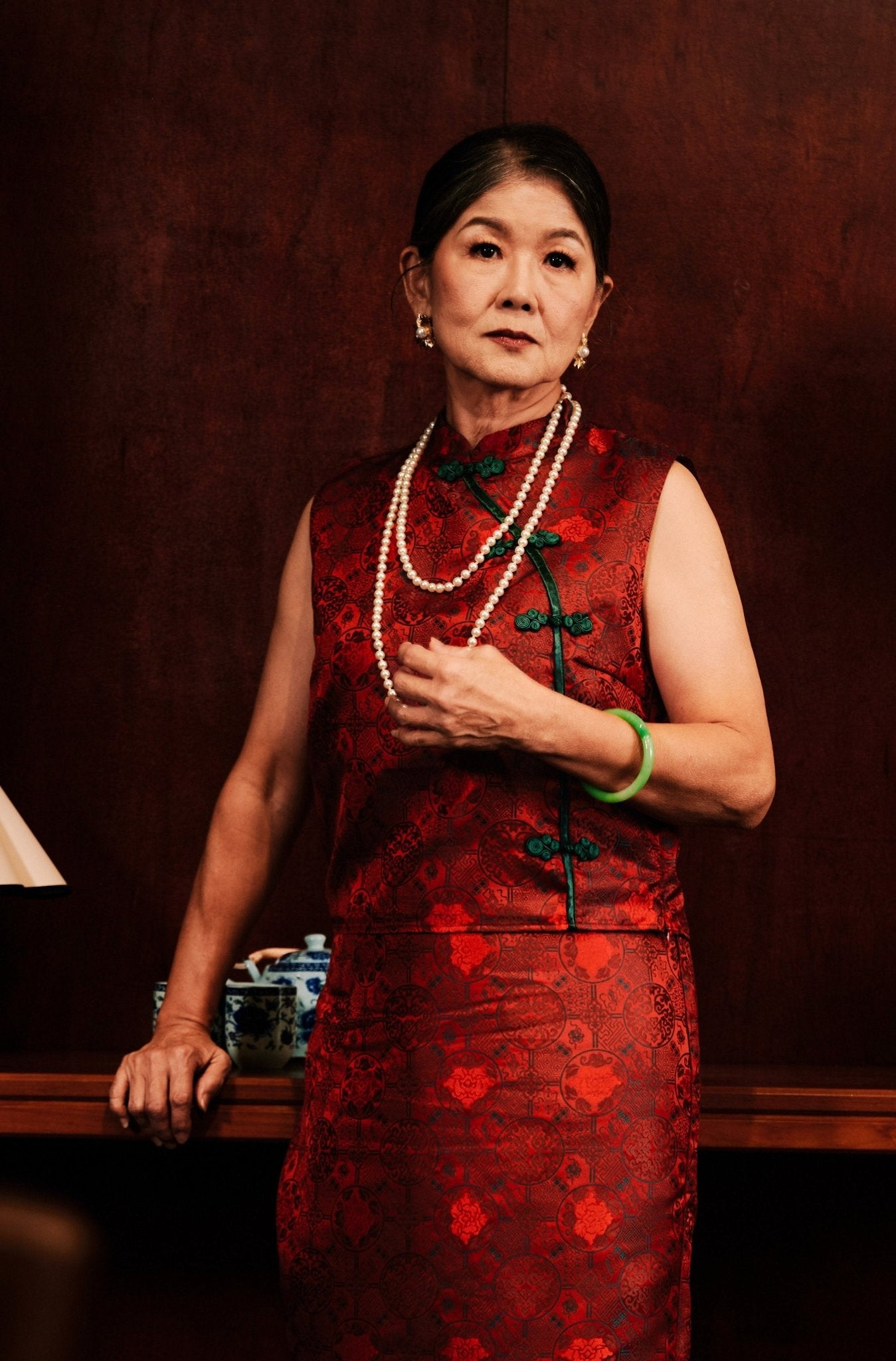 The Huā Collection Women Sleeveless Oriental Blouse in 韵 Cadence Jacquard Dark Red - Umbi