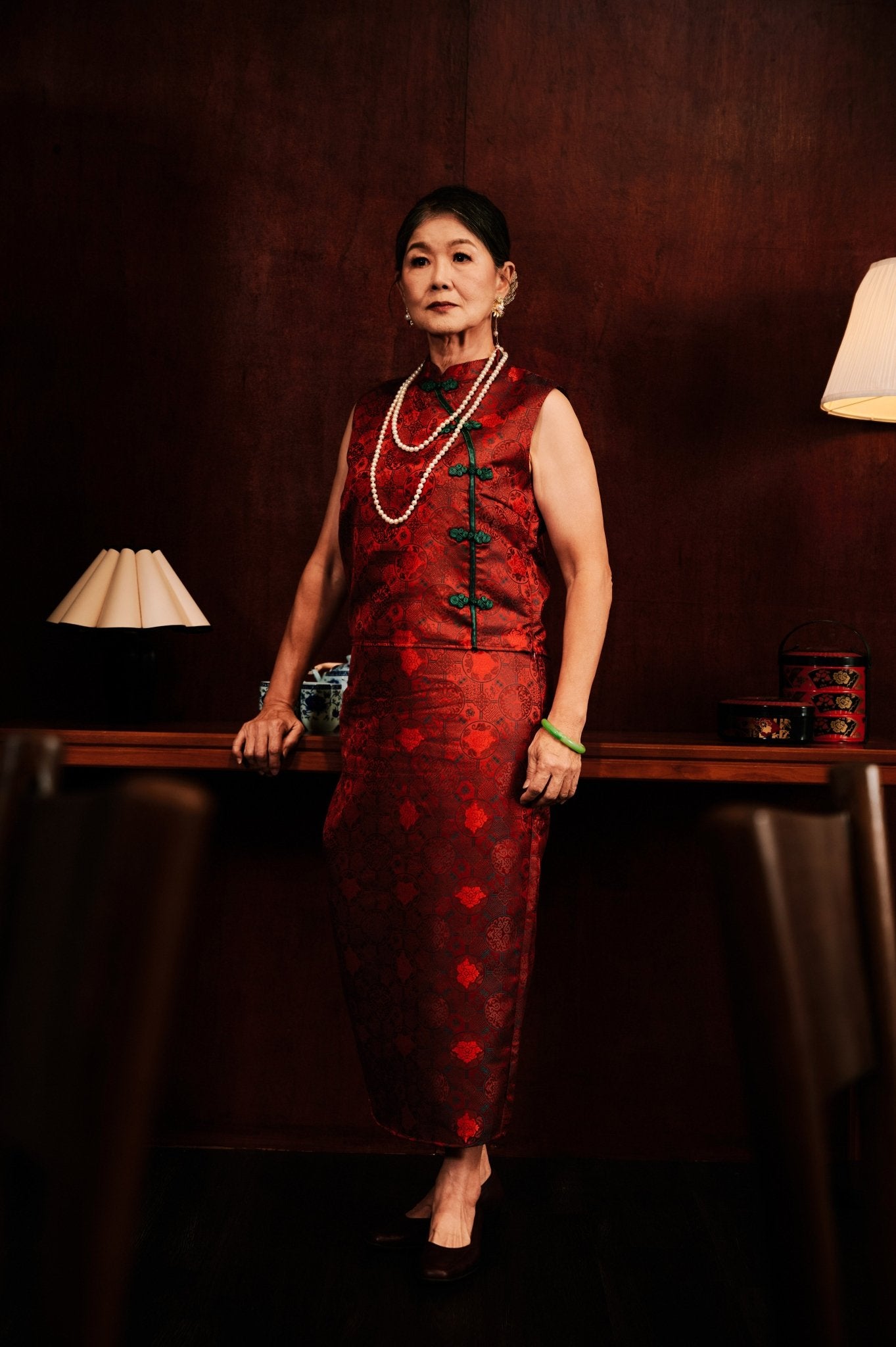 The Huā Collection Women Sleeveless Oriental Blouse in 韵 Cadence Jacquard Dark Red - Umbi