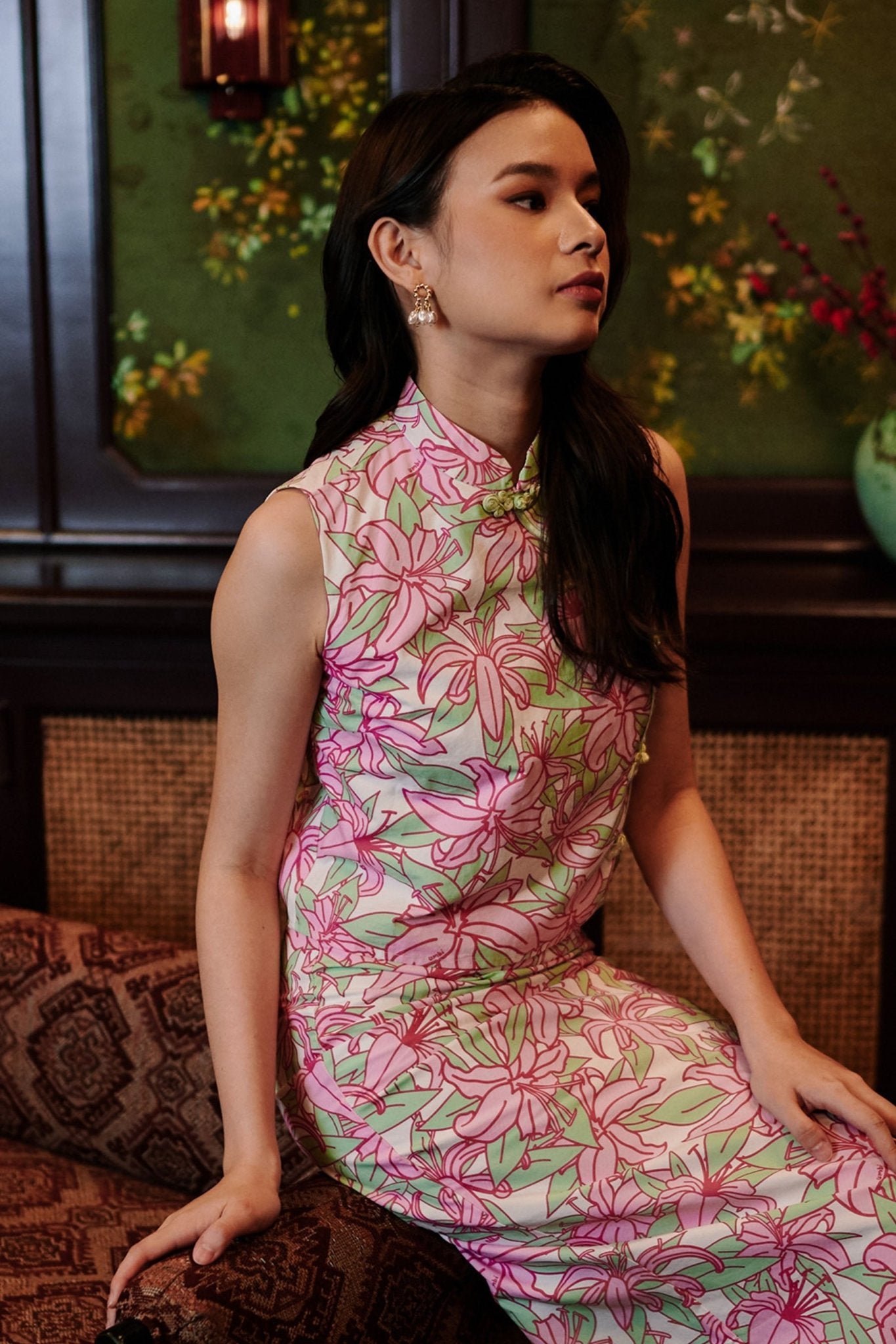 The Huā Collection Women Sleeveless Oriental Blouse in 熙 Luna Lily - Umbi