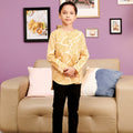 The Kenangan Raya Boy Kurta Top Gasing Print - Umbi