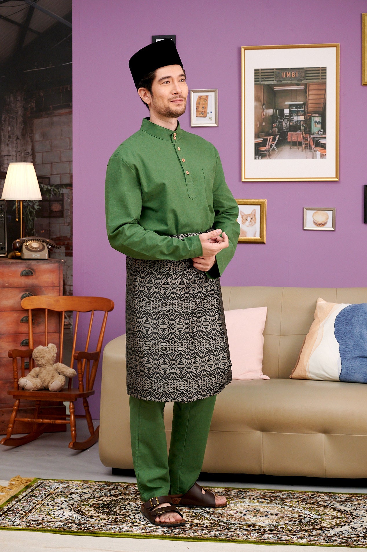 The Kenangan Raya Men Baju Melayu Set Pine Green