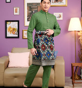 The Kenangan Raya Men Baju Melayu Set Pine Green - Umbi