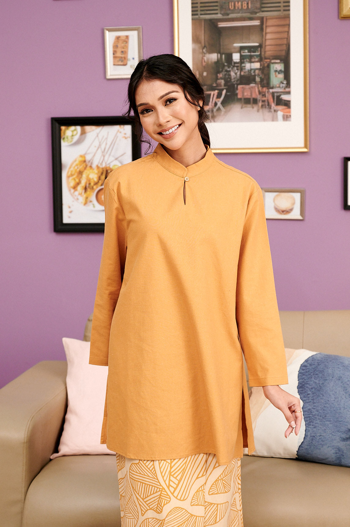 The Kenangan Raya Women Mandarin Collar Kurung Blouse Brown