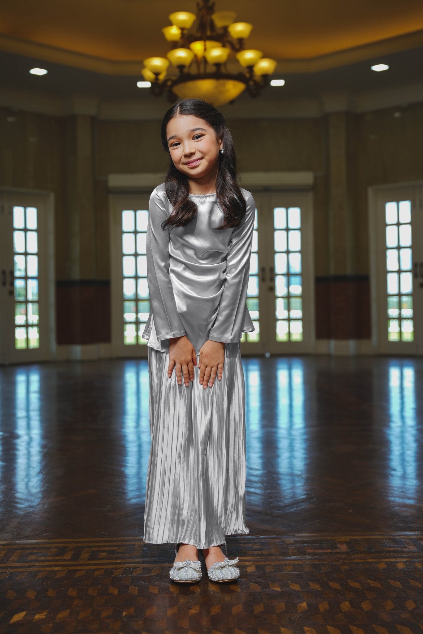 The Lumiere Collection Girl Gala Satin Set in Shiny Silver - Umbi