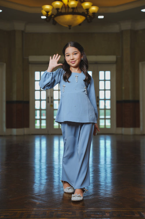 The Lumiere Collection Girl Tiara Embellished Set in Ice Blue