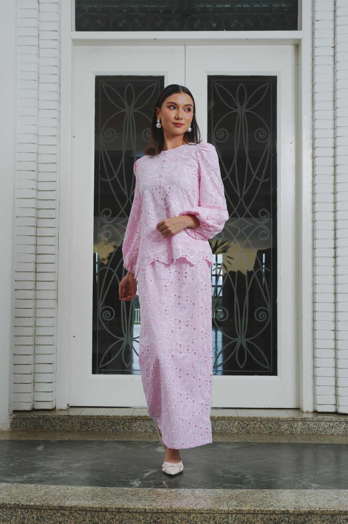 The Lumiere Collection Women Amelia Kurung Set in Ballerina Pink Lace - Umbi