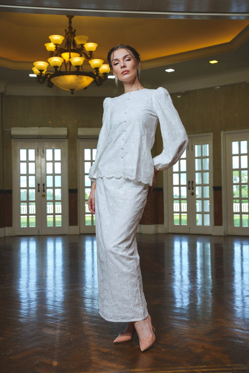 The Lumiere Collection Women Amelia Kurung Set in Snow White Lace