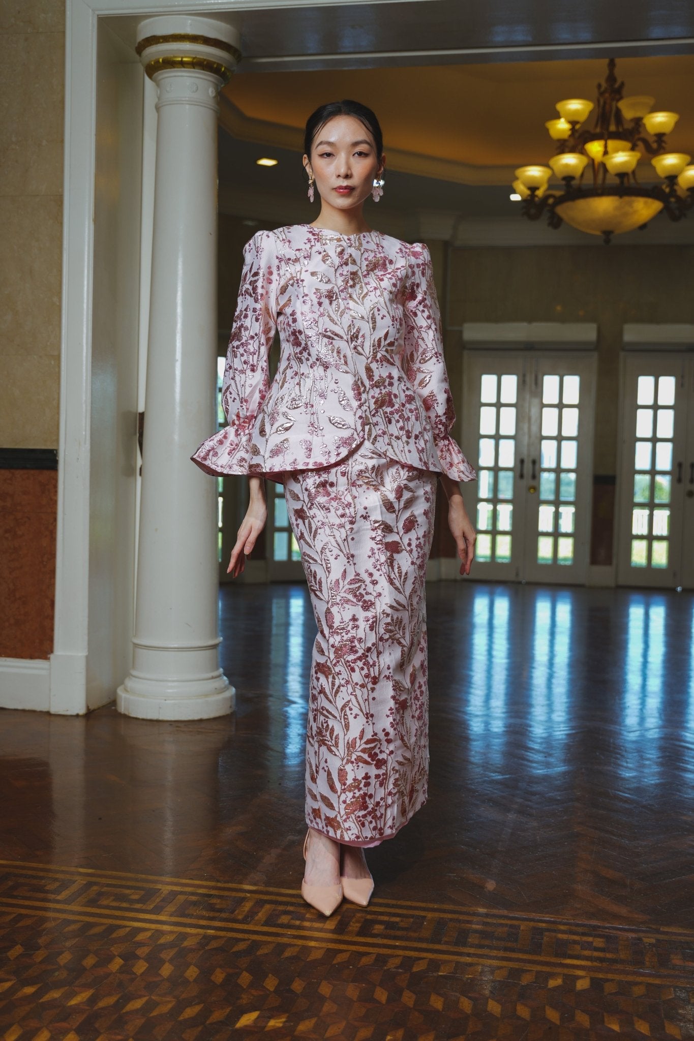 The Lumiere Collection Women Sofia Kurung Set in Brocade Rose Gold - Umbi