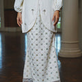 The Lumiere Collection Women Tiara Embellished Set in Cloud White - Umbi