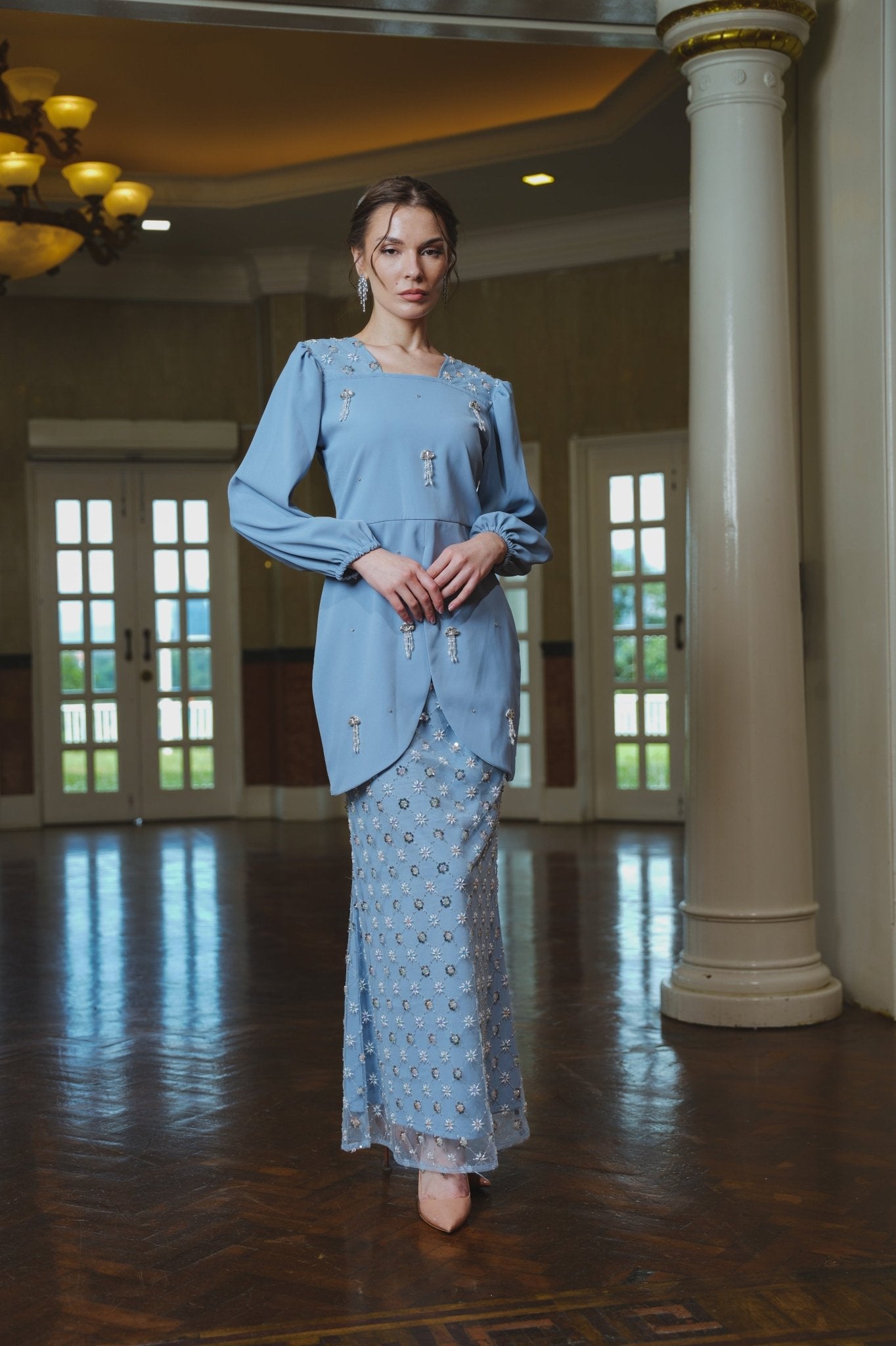 The Lumiere Collection Women Tiara Embellished Set in Ice Blue - Umbi