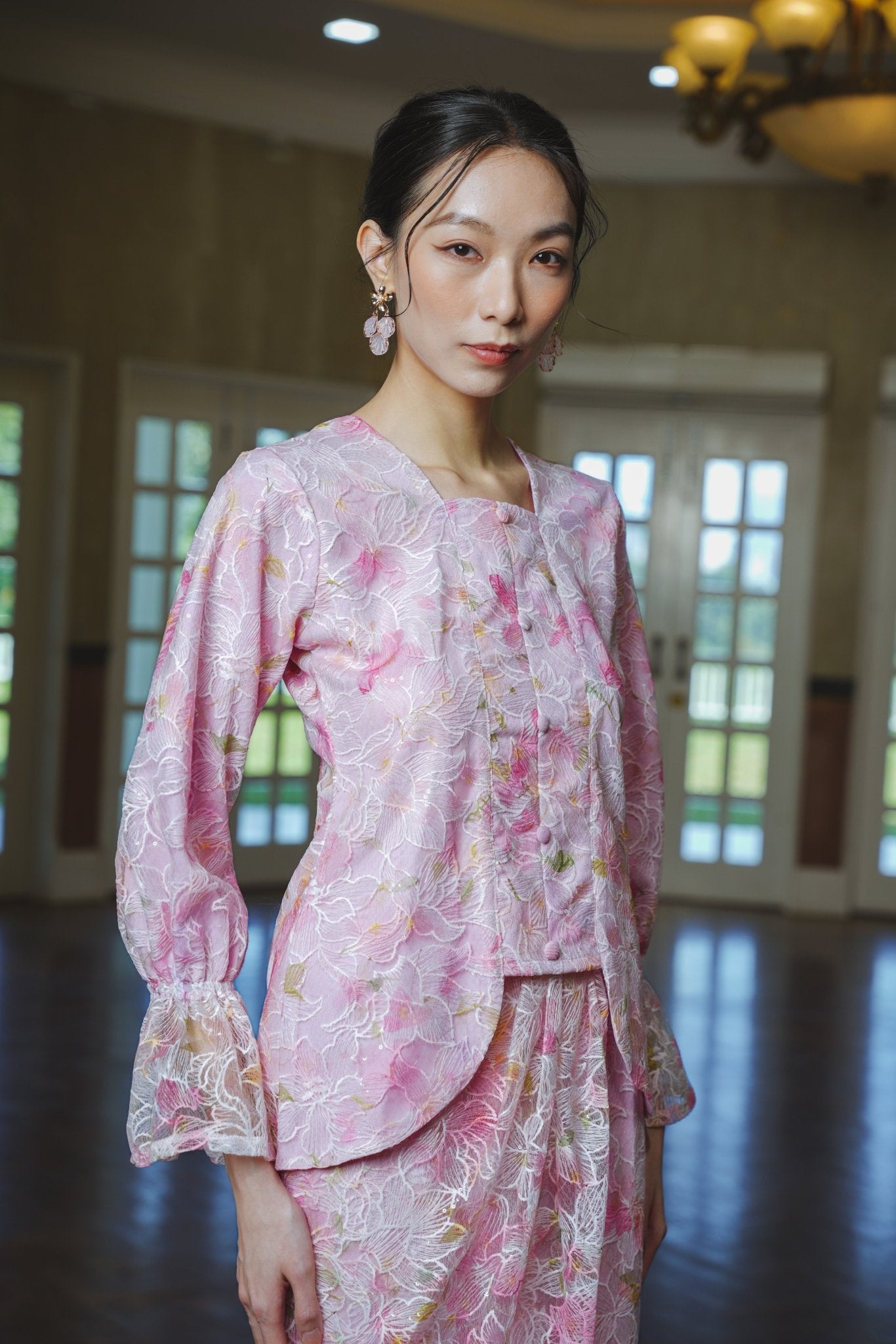 The Lumiere Collection Women Valencia Kebaya Set in Ballerina Pink Lily Lace - Umbi