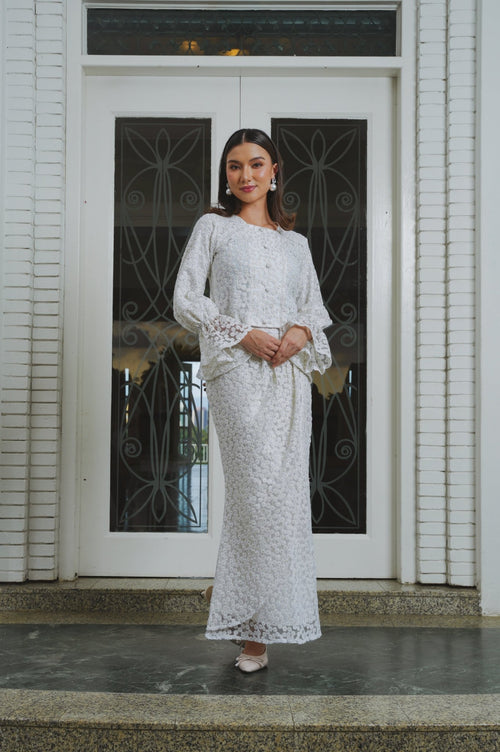 The Lumiere Collection Women Valencia Kebaya Set in Cloud White Daisy Lace