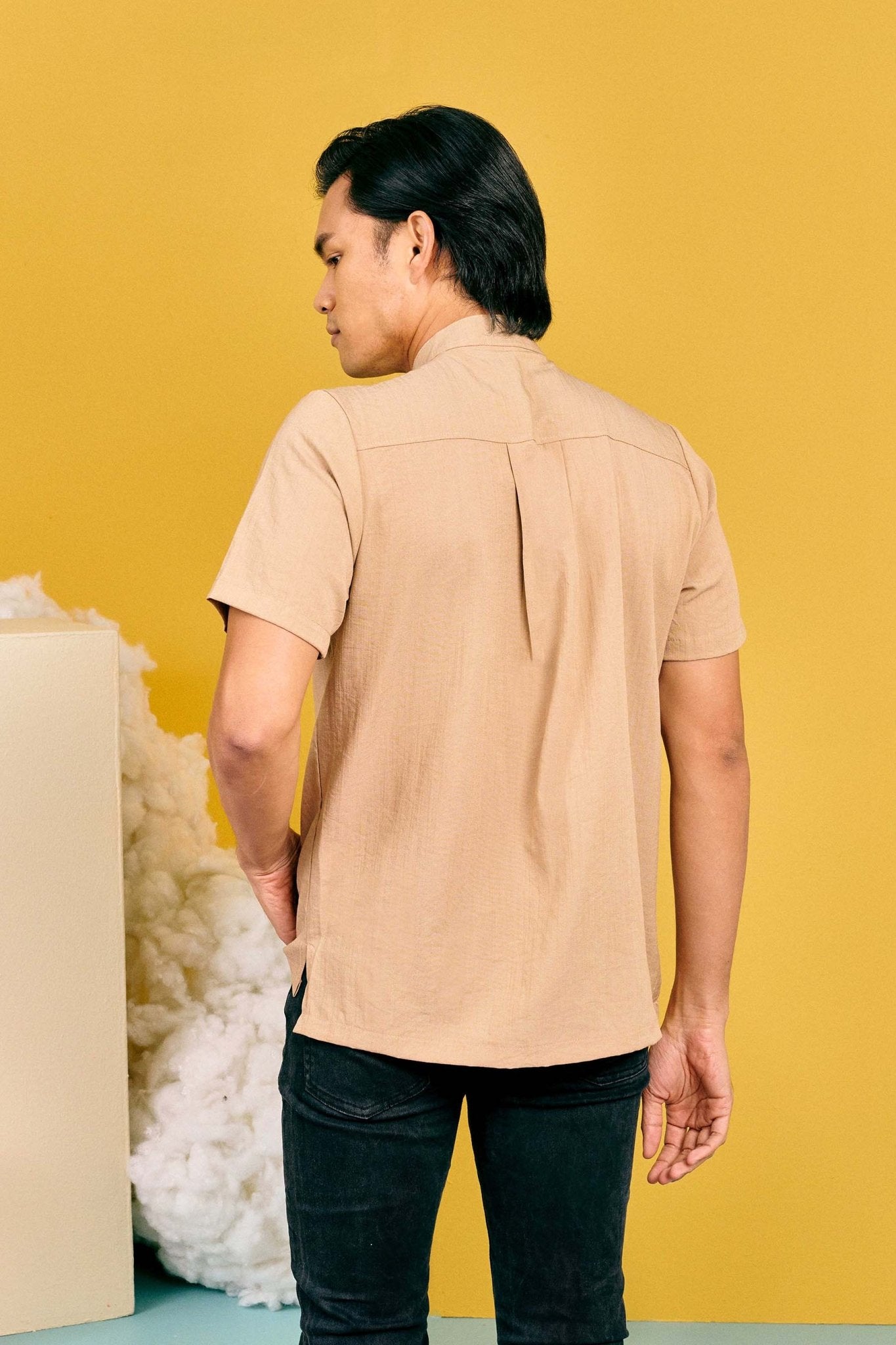 The Matahari Men Slim Fit Short Sleeves Shirt Khaki - Umbi