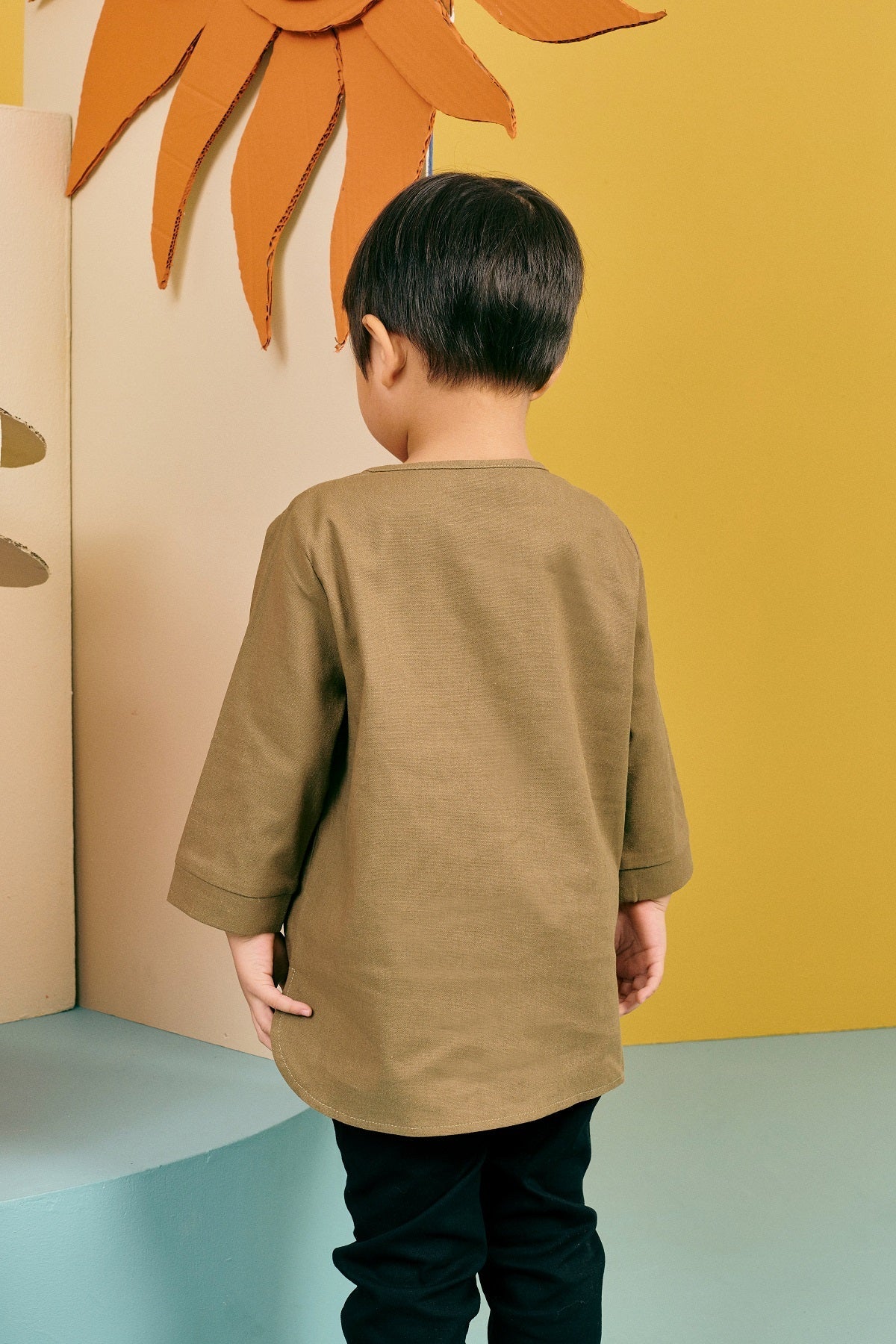 The Matahari Pair Pockets Kurta Top Olive Green - Umbi