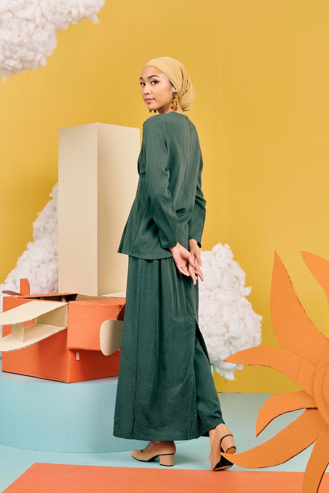The Matahari Women Basic Skirt Emerald - Umbi