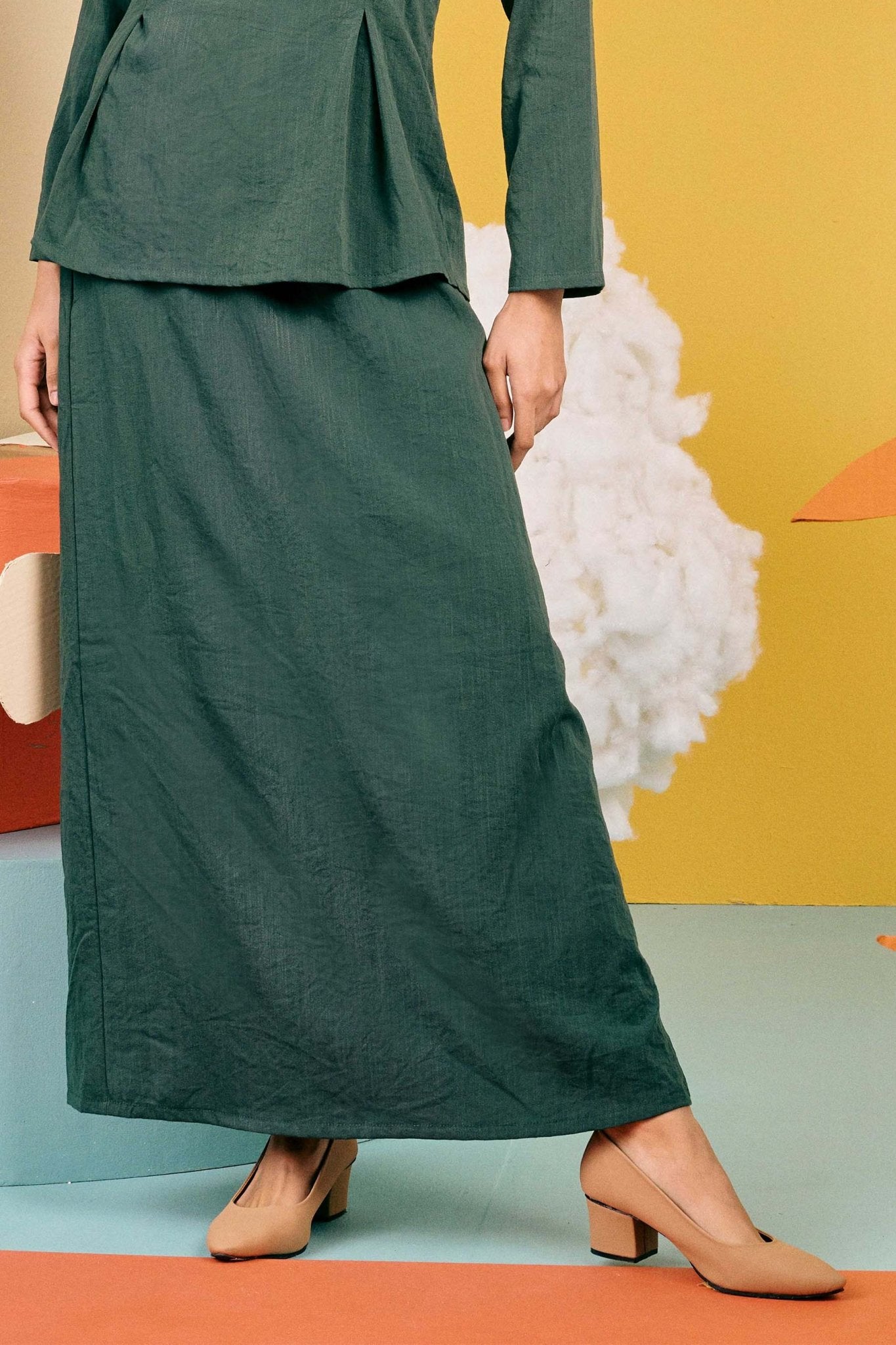 The Matahari Women Basic Skirt Emerald - Umbi