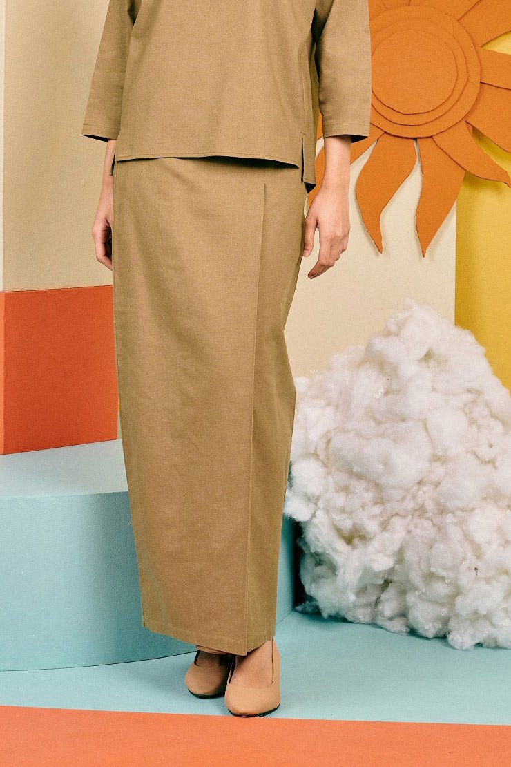 The Matahari Women Classic Skirt Olive Green - Umbi