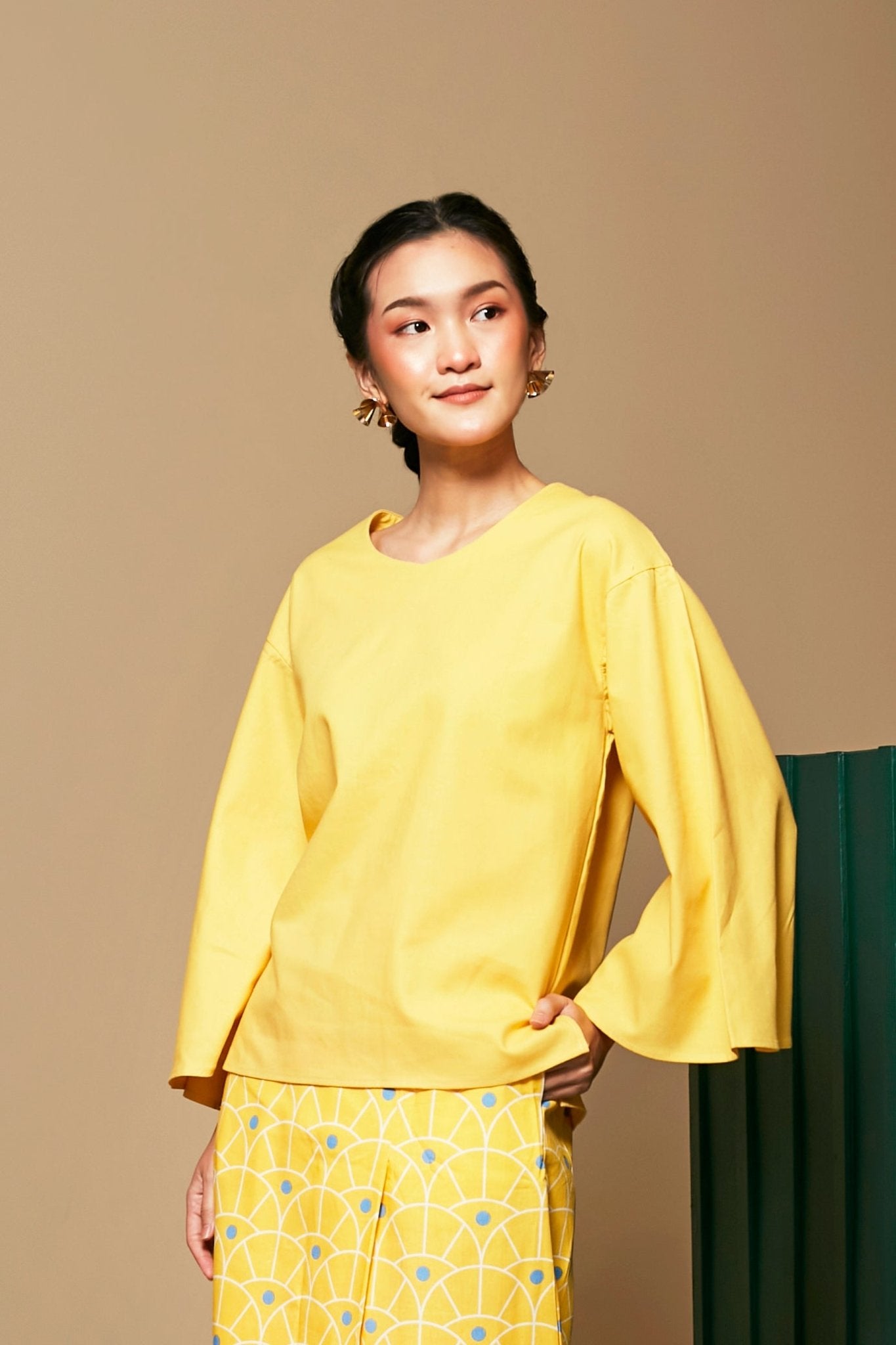 The Meriah Women Flare Blouse Yellow - Umbi