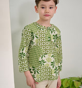The Musim Collection Boy Teluk Belanga Borneo Print - Umbi