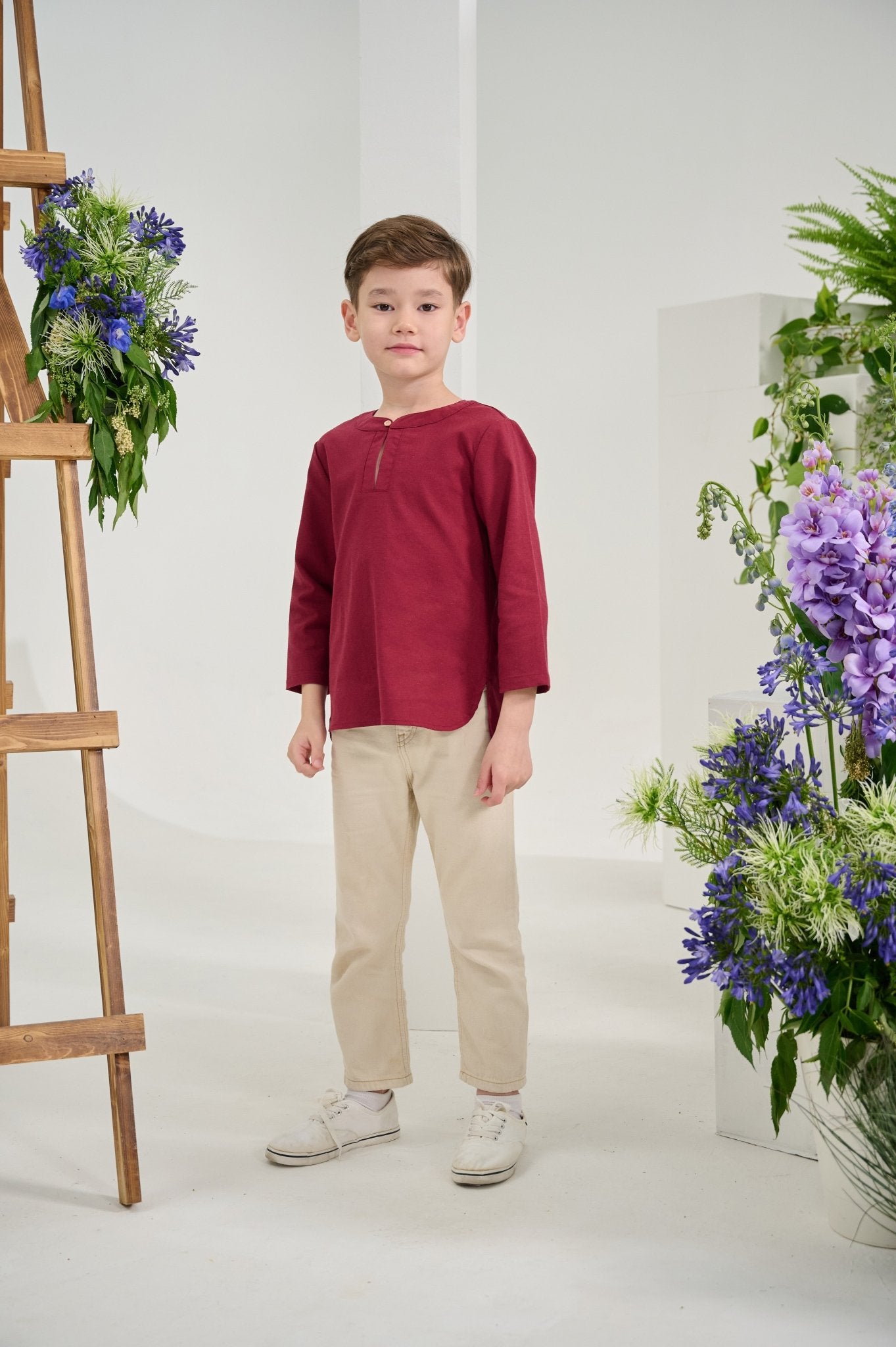 The Musim Collection Boy Teluk Belanga Burgundy - Umbi