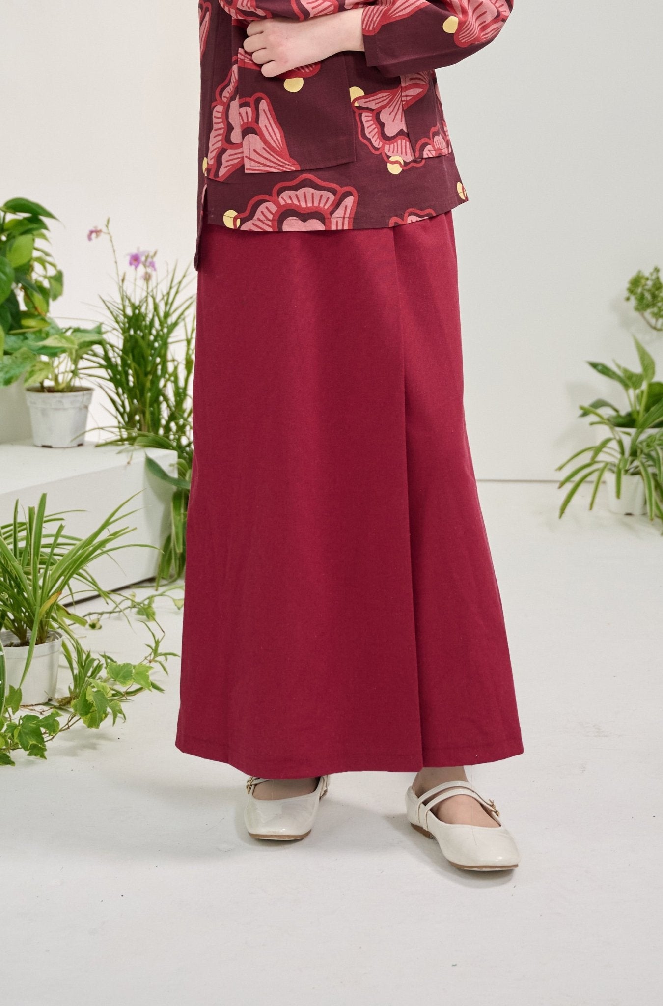The Musim Collection Girl Classic Skirt Burgundy - Umbi