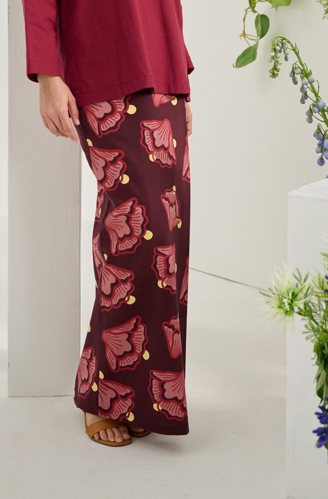 The Musim Collection Women Classic Skirt Autumn Print - Umbi