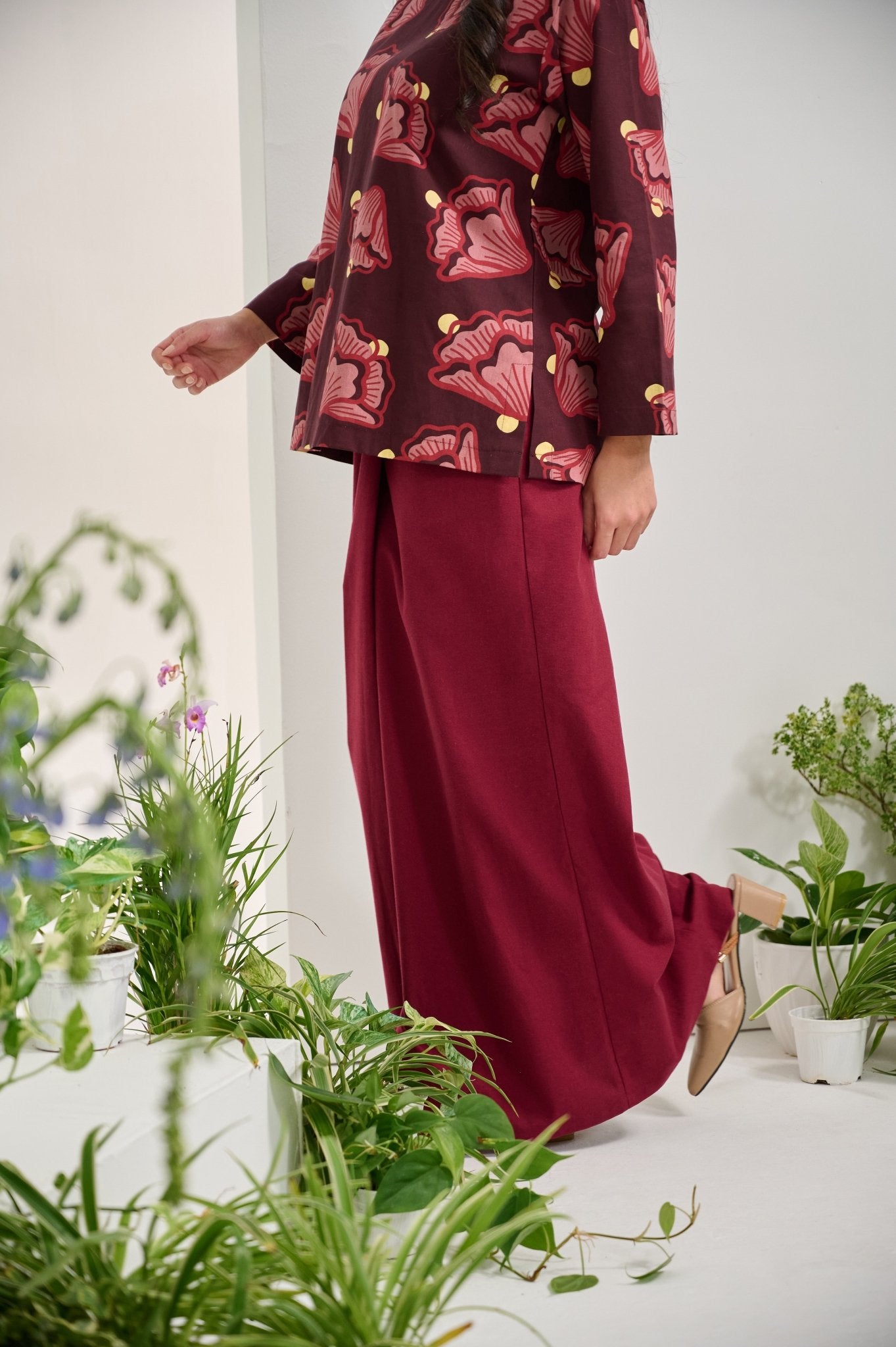 The Musim Collection Women Classic Skirt Burgundy - Umbi