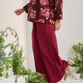 The Musim Collection Women Classic Skirt Burgundy - Umbi