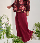 The Musim Collection Women Classic Skirt Burgundy - Umbi