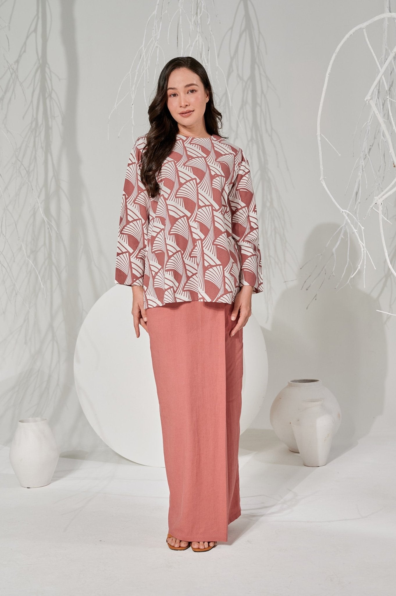 The Musim Collection Women Classic Skirt Dusty Rose - Umbi