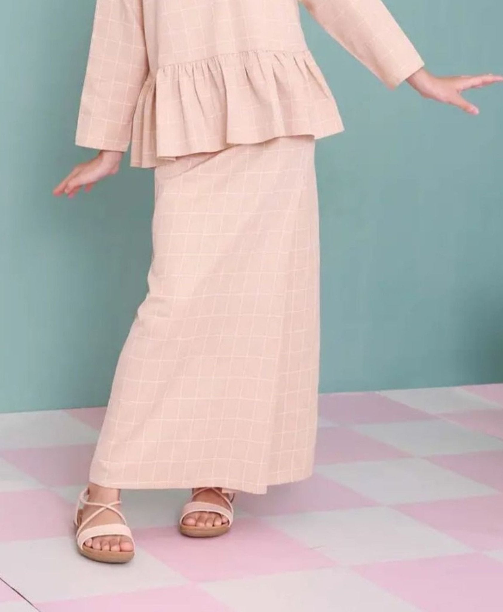 The Nikmat Collection Girl Classic Skirt Checked Caramel - Umbi