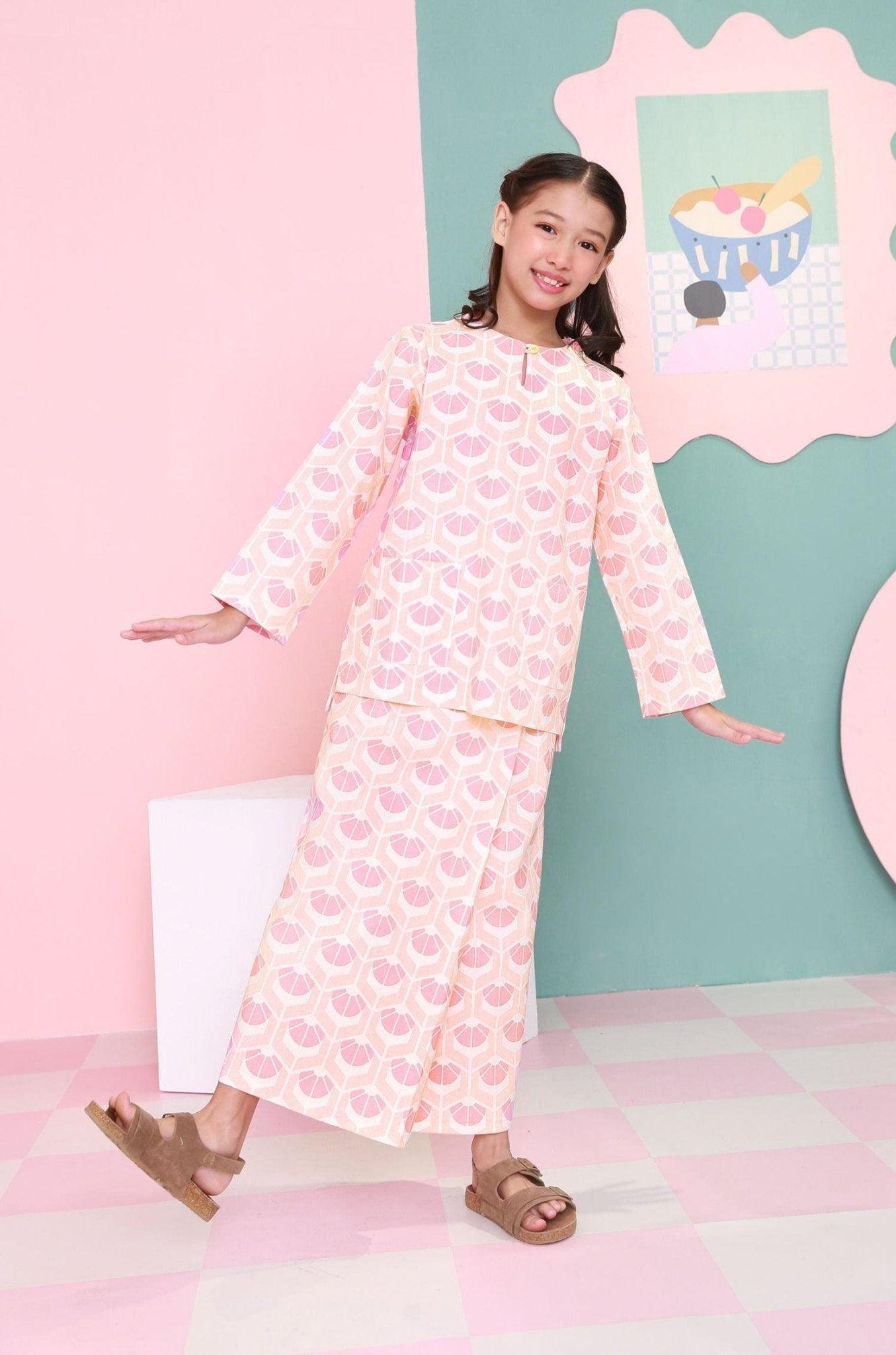 The Nikmat Collection Girl Kurung Top Cupcake Print - Umbi