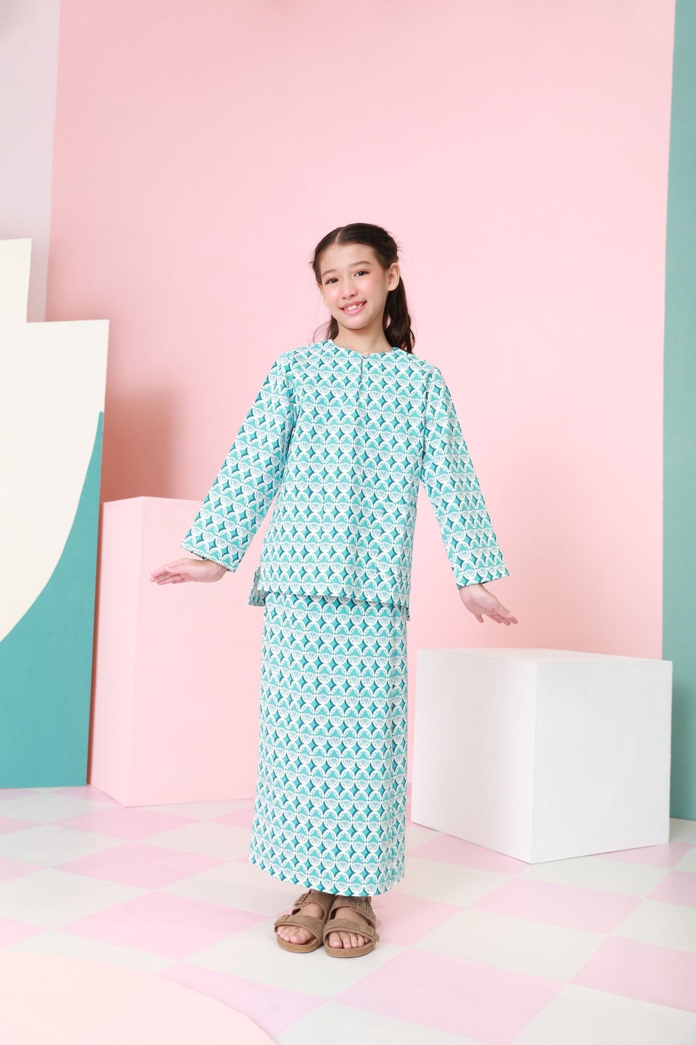 The Nikmat Collection Girl Kurung Top Mint Drops Print - Umbi