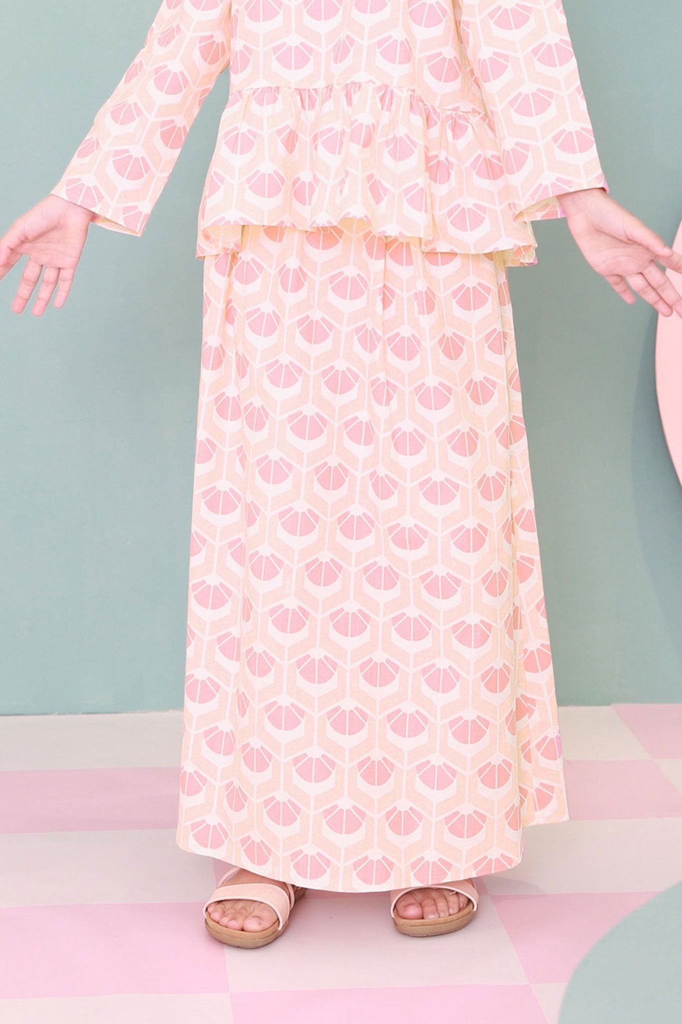The Nikmat Collection Girl Teacup Skirt Cupcake Print - Umbi